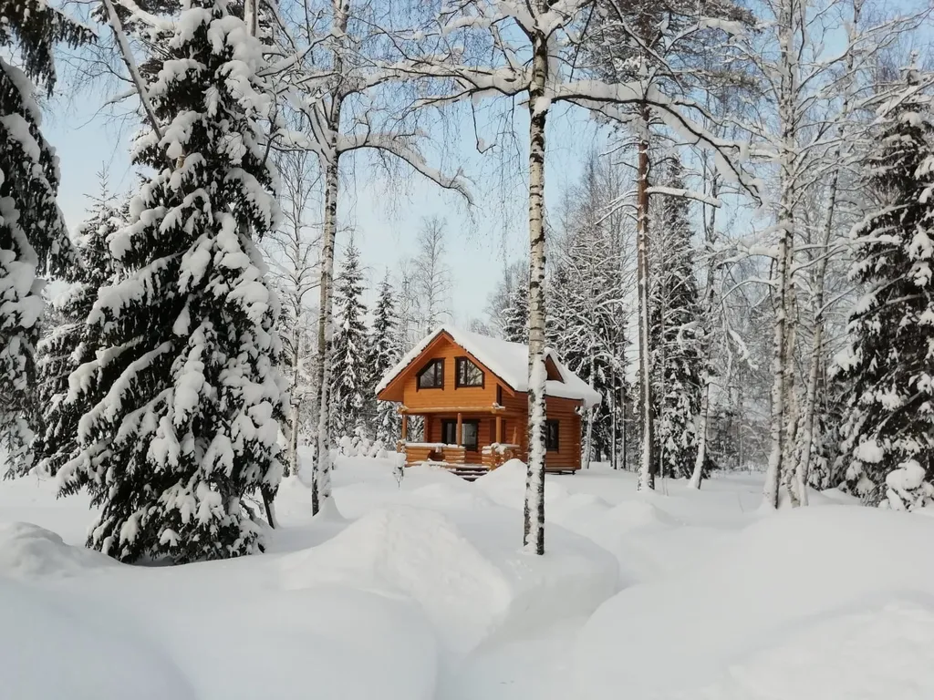 Домик на берегу реки