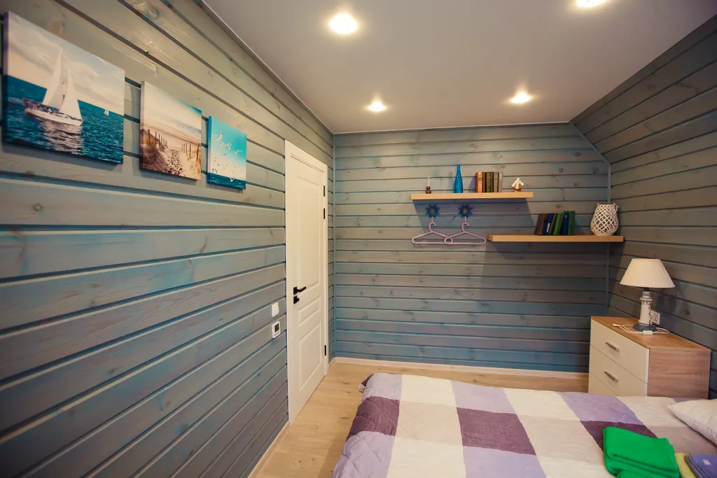 Панорамный коттедж в морском стиле с видом на озеро