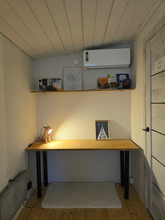 Домик в сосновом лесу