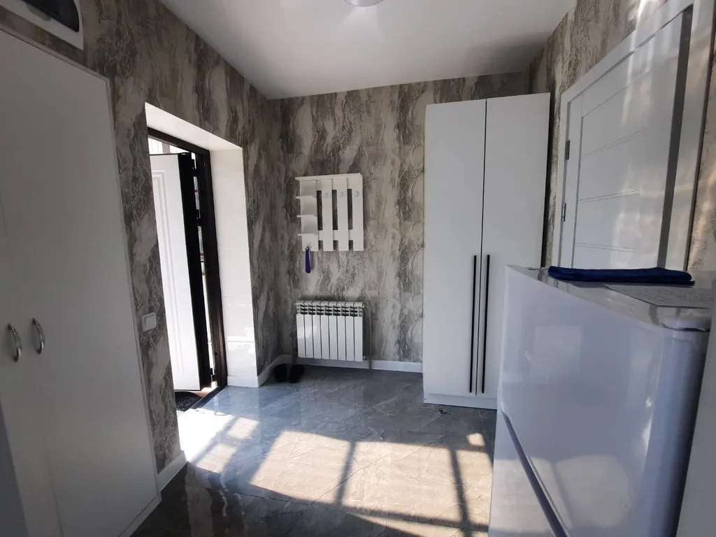 Коттедж квартиры с водой и теплом — аренда посуточно в Донецк