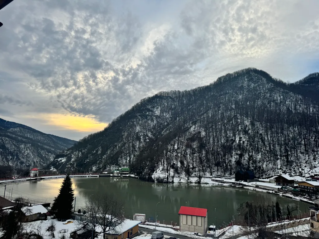 Студия с видом на озеро