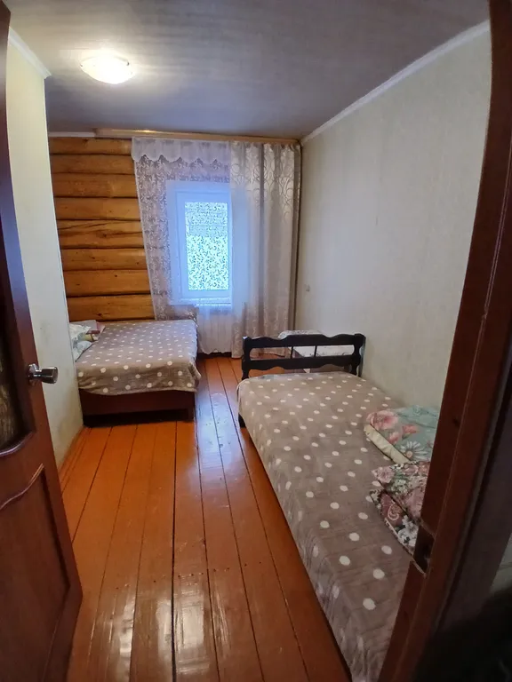 Дом возле гор и леса