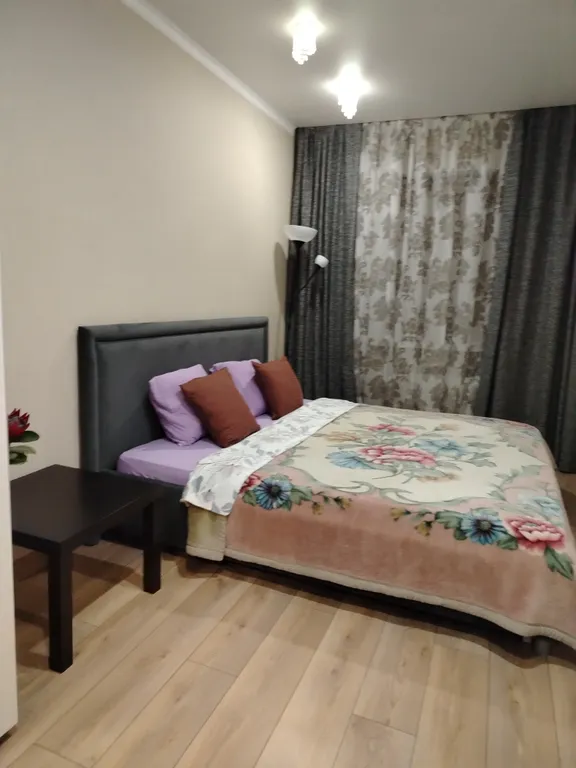 Евротрешка у ЖД вокзал и зоопарка