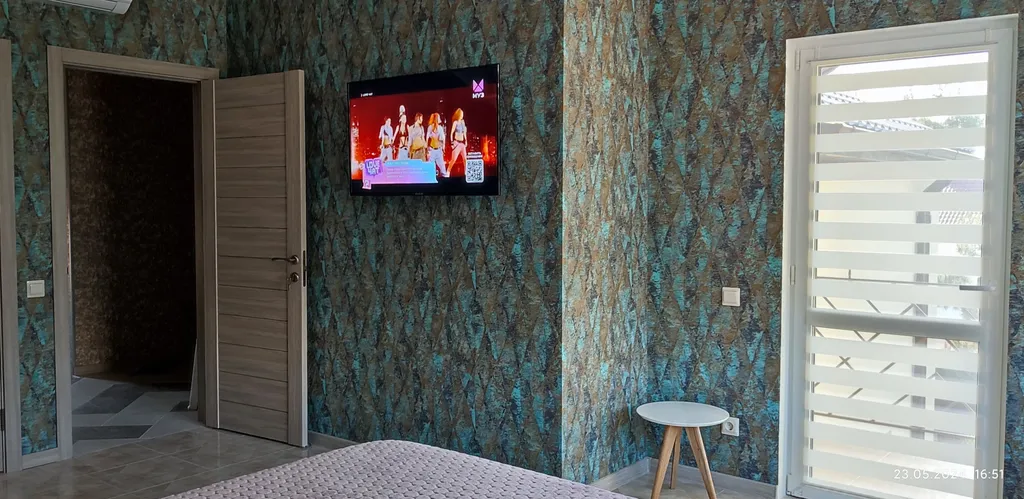 Большой дом с 5 изолированными комнатами в центре