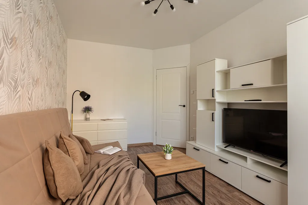 FullHouseApart Двухкомнатная квартира с балконом и детской кроваткой