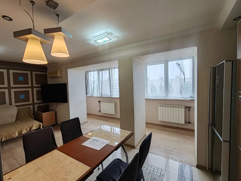 Квартира тёплая, хорошее расположение, рядом магазины