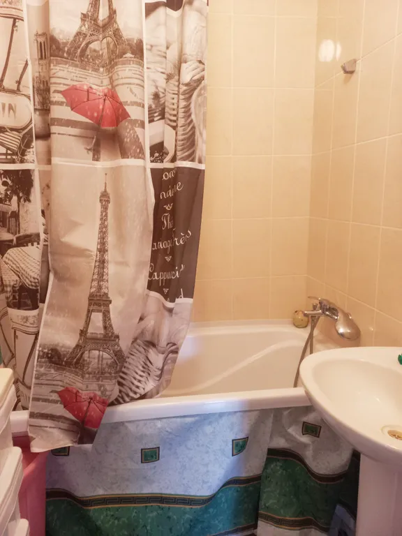 Комната в квартире с видом на море, кондиционер, дом новый