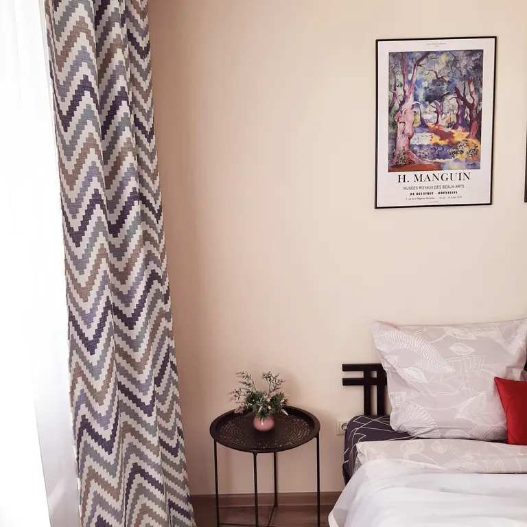 Просторная евротрешка с видом на Ангару и город