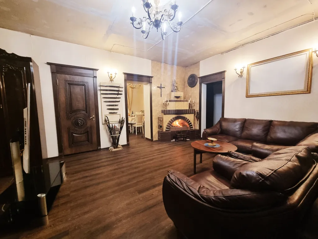 Коттедж Большой двухэтажный коттедж в стиле ампир с сауной и бассейном-купелью — Агалатово