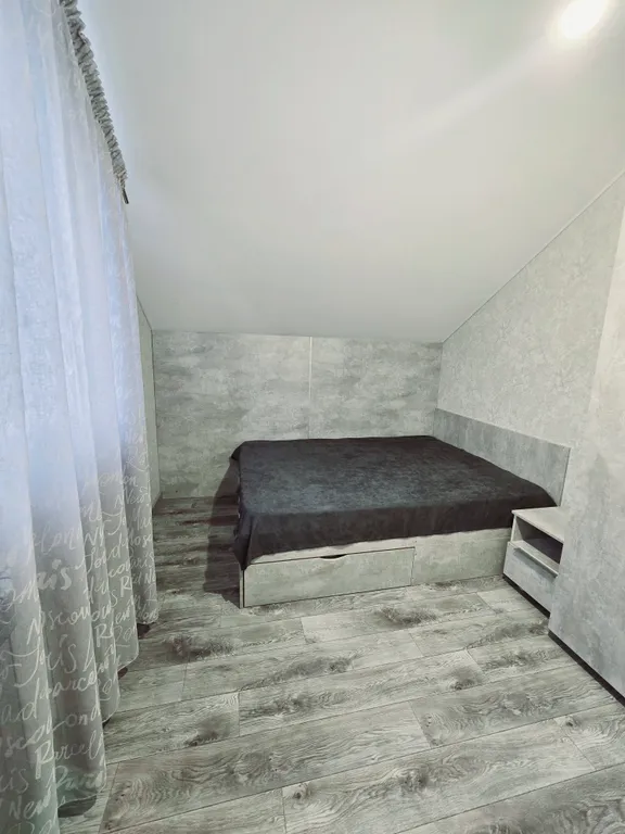 Новый двухэтажный коттедж недалеко от городского пляжа