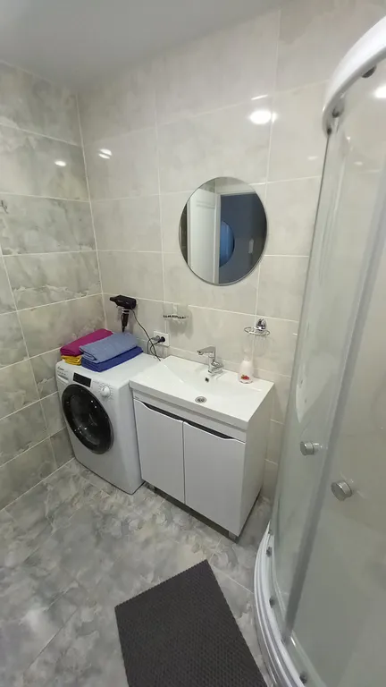 Новая трехкомнатная квартира в самом центре с видом на площадь Победы