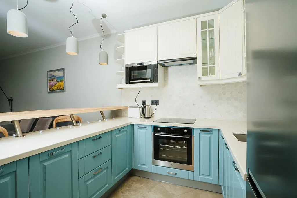 Красивый современный апартамент с 3 спальнями. Камин. Терраса. Горы.