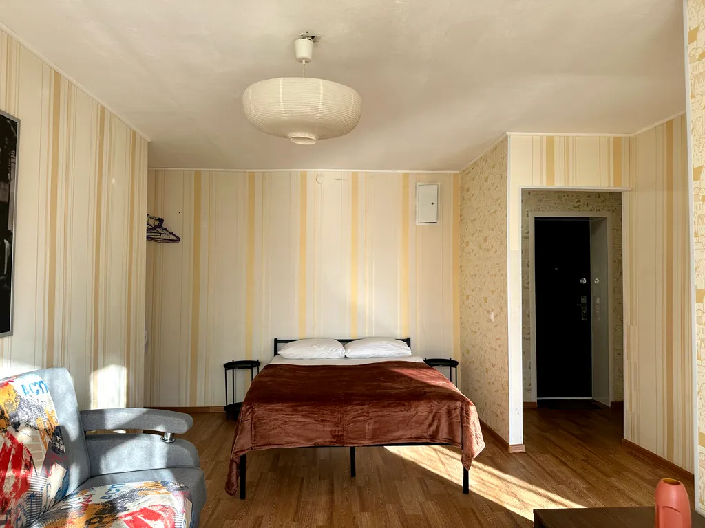 Калина Юрга у кинотеатра Эра