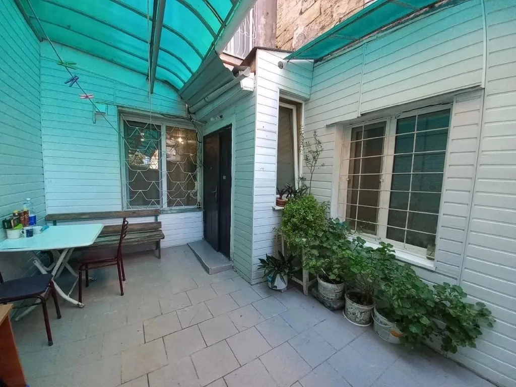 Квартира с двориком возле моря