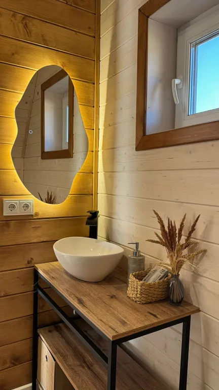 Уютный дом с видом на реку