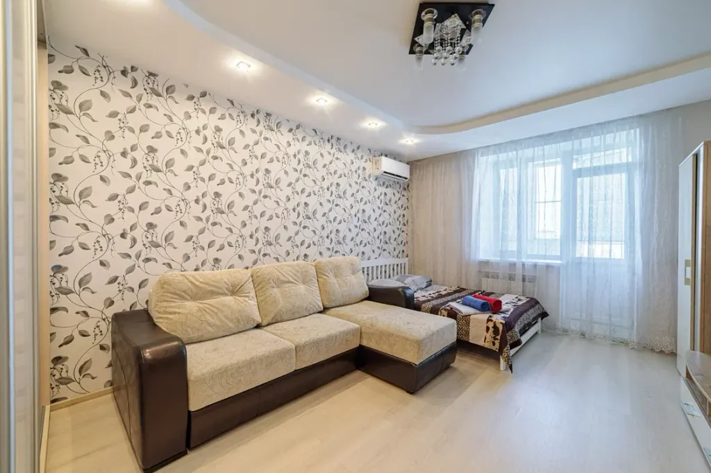 Тихий двор в центре города, своя парковка