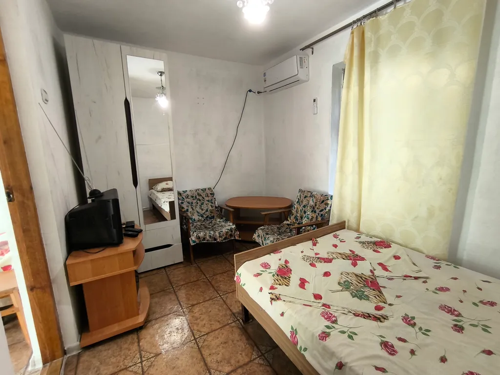 Трёхместный номер с кондиционером, TV