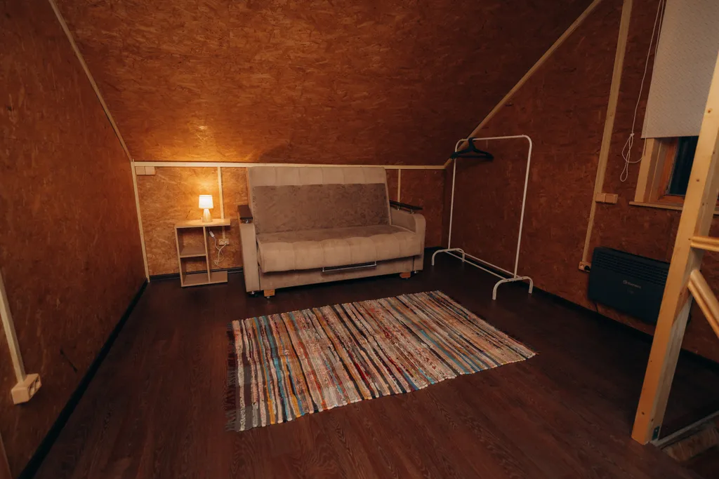 Дом с баней у леса