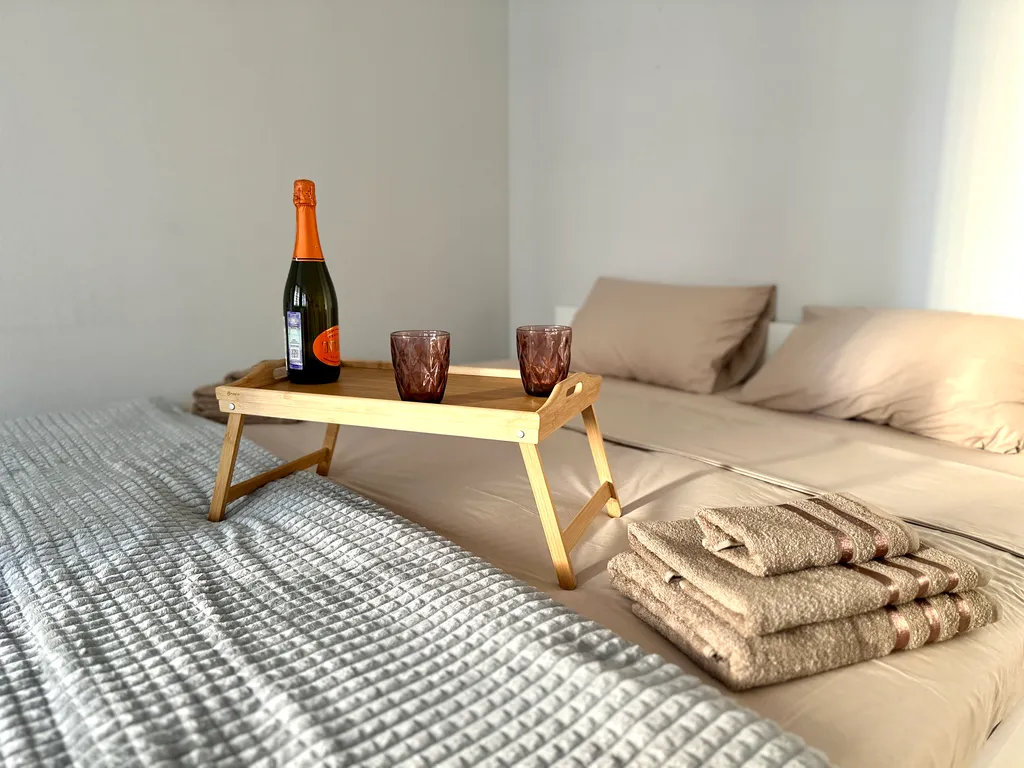 Студия с кроватью и дизайнерким ремонтом