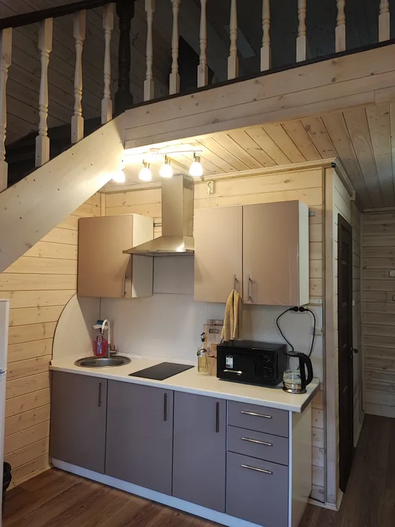 Просторный деревянный коттедж половина дома 2 этажа 4Л