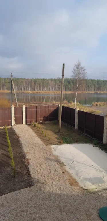 Коттедж Уютный коттедж на берегу озера — Луга