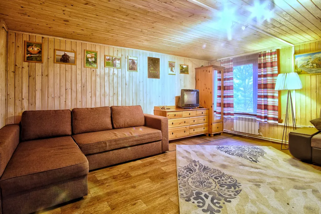 Шестиместный коттедж с тремя спальнями на берегу озера Селигер