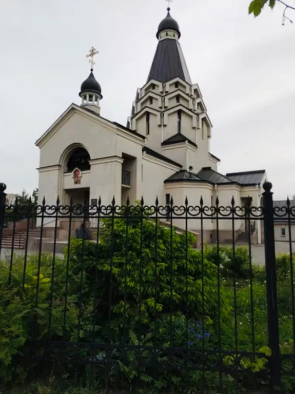 Просторная двушка у метро с видом на парк