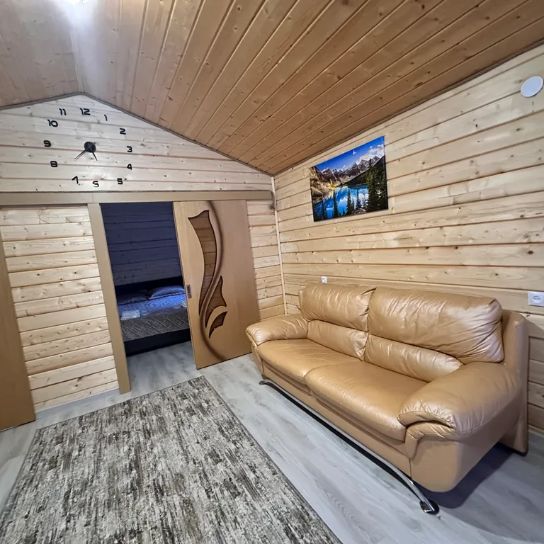 Коттедж Домик в лесу с панорамными окнами — аренда посуточно в Домбай