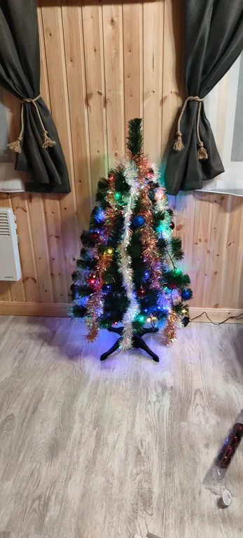 Дом у скалы