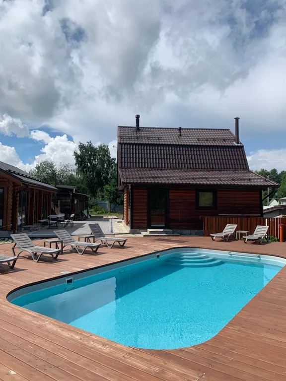 Аквамарин - гостевой комплекс с подогреваемым бассейном