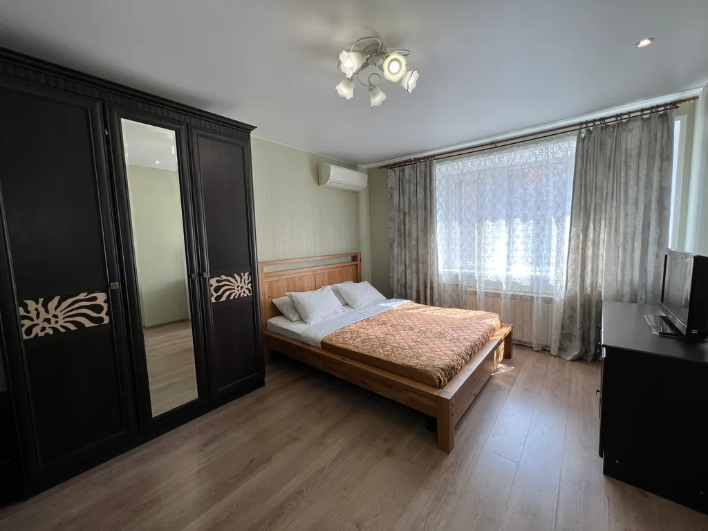 1к квартира в Деловом и Историческом Центре города с Новогодней Елкой