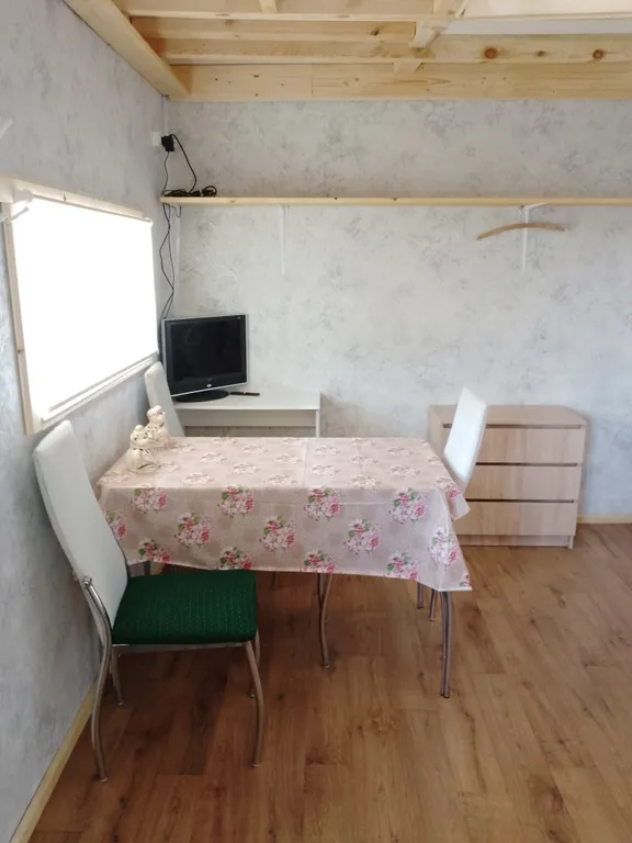 Домик с видом на озеро