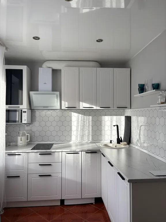 Уютная студия с видом на лес