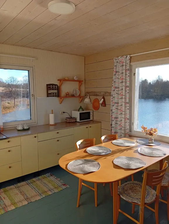 Дом с видом на озеро