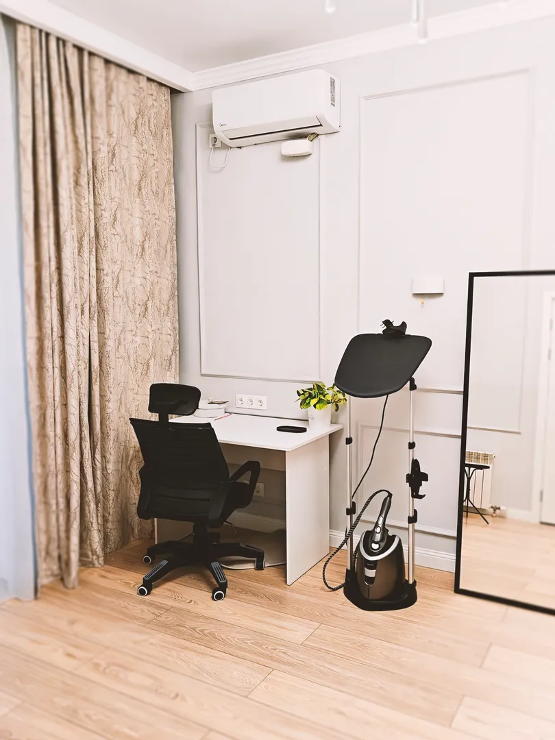 рабочее место и кондиционер рабочее место и кондиционер