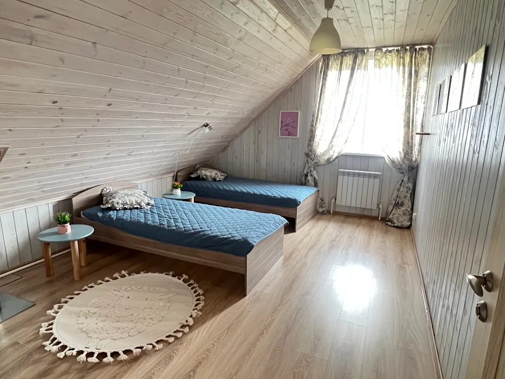 Двухэтажный дом с видом на Галичское озеро