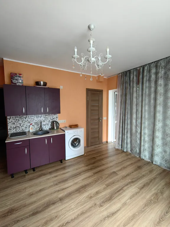 Часть дома с собственным двором около моря