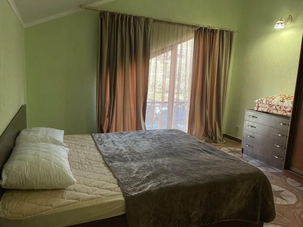 Уютный и просторный коттедж в центре поселка