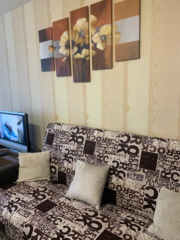 Дом с видом на Ледовый дворец