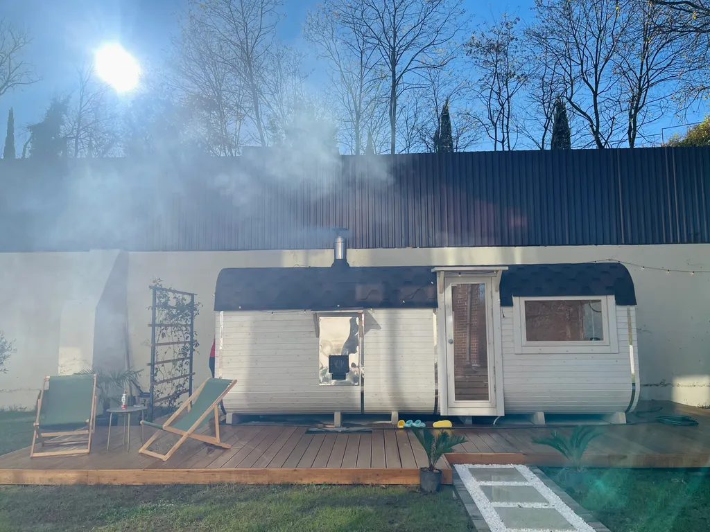 Уютный дом с баней, чаном и видом на горы