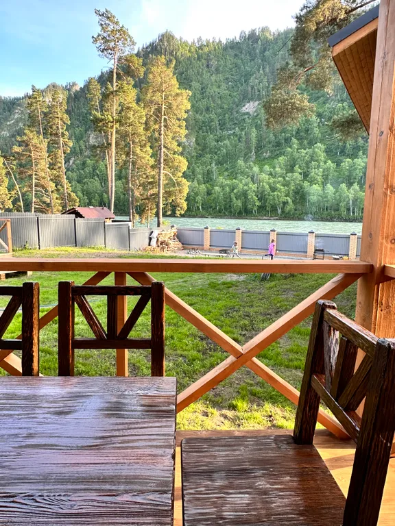 Новый круглогодичный коттедж из бруса на берегу Катуни