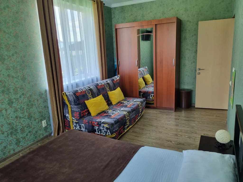 Дом на 11 мест с горячим бассейном и сауной