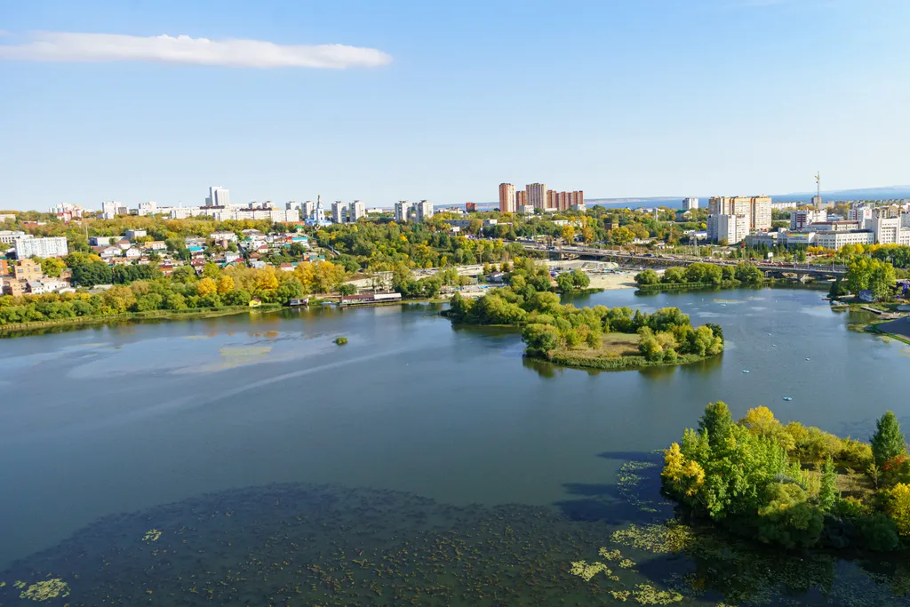 Студия Брутальный лев с панорамным видом на набережную реки