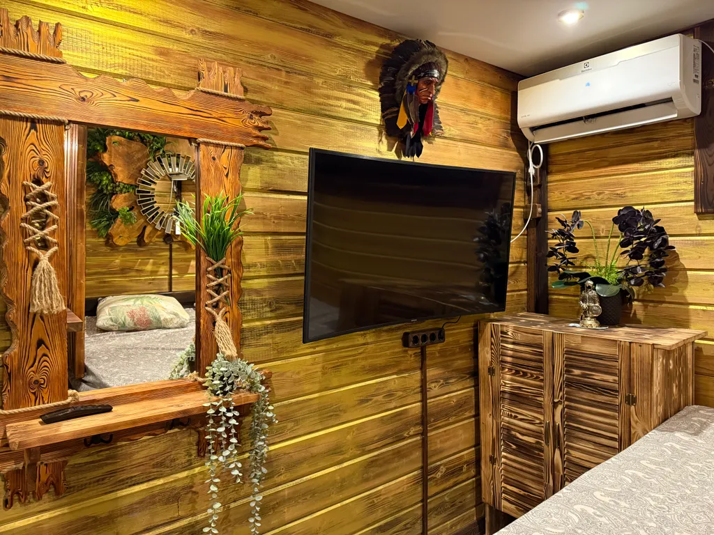 Дом Шилтон Виладж с бассейном, баней и джакузи