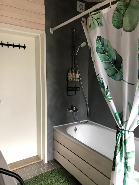 Коттедж Дом на прилесном участке в окружении реки — Горки