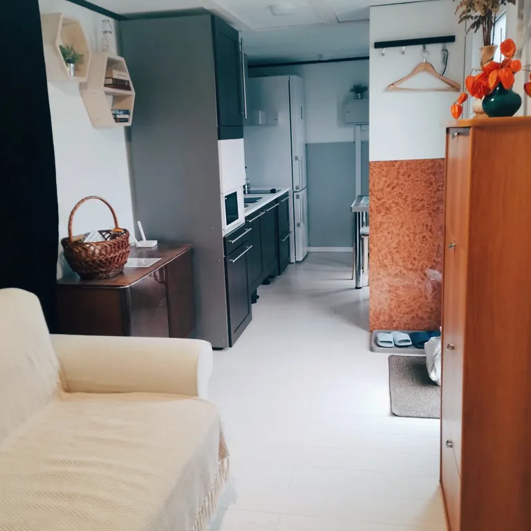 Чудо-дача, дом Капитан на берегу пруда