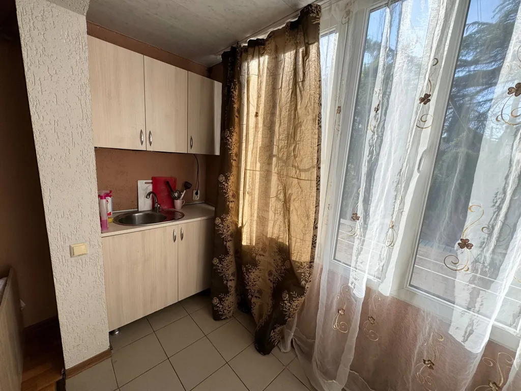 Трёхкомнатная квартира с ремонтом на ул Гочуа