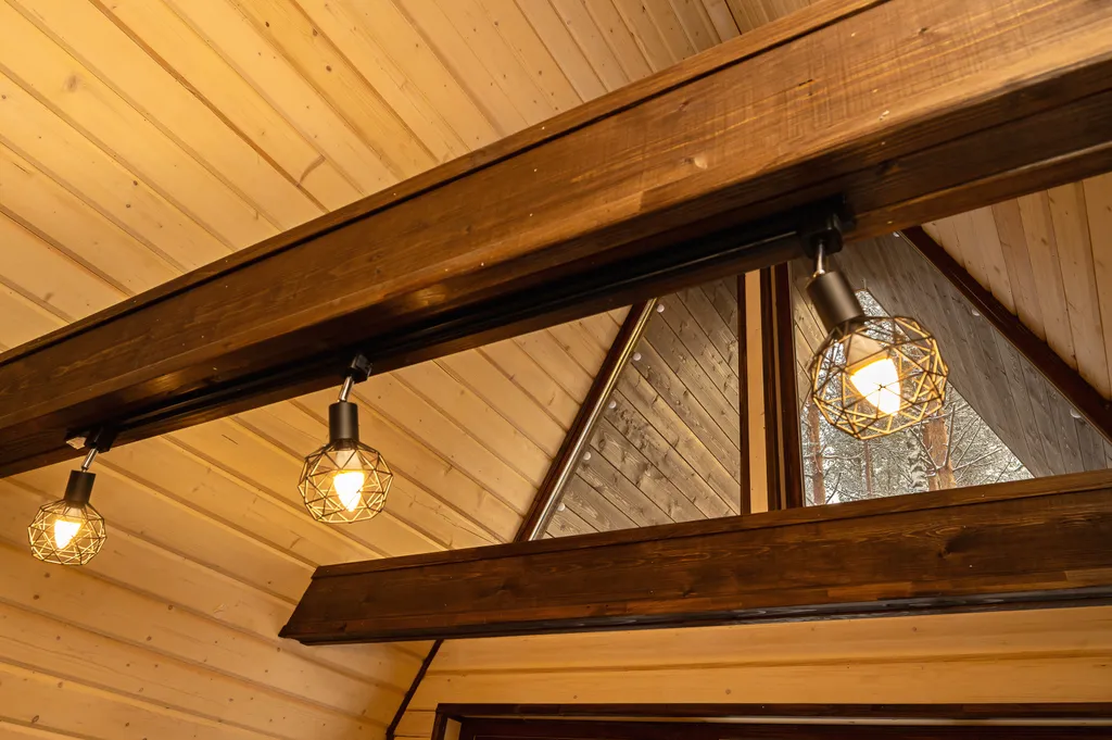 Стильный дом-шалаш с горячей купелью среди вековых сосен