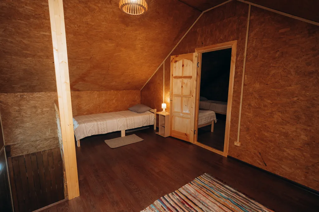 Дом с баней у леса