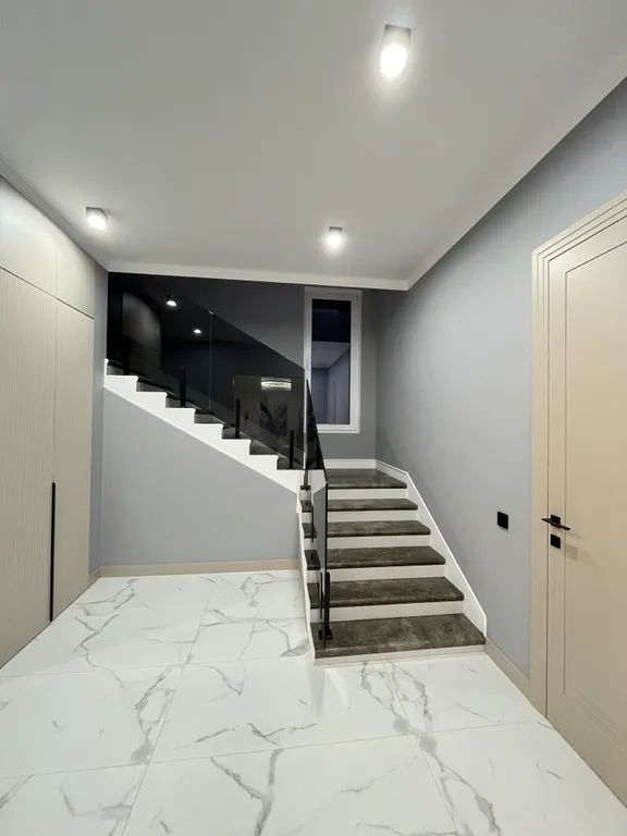 Новый дом с бассейном